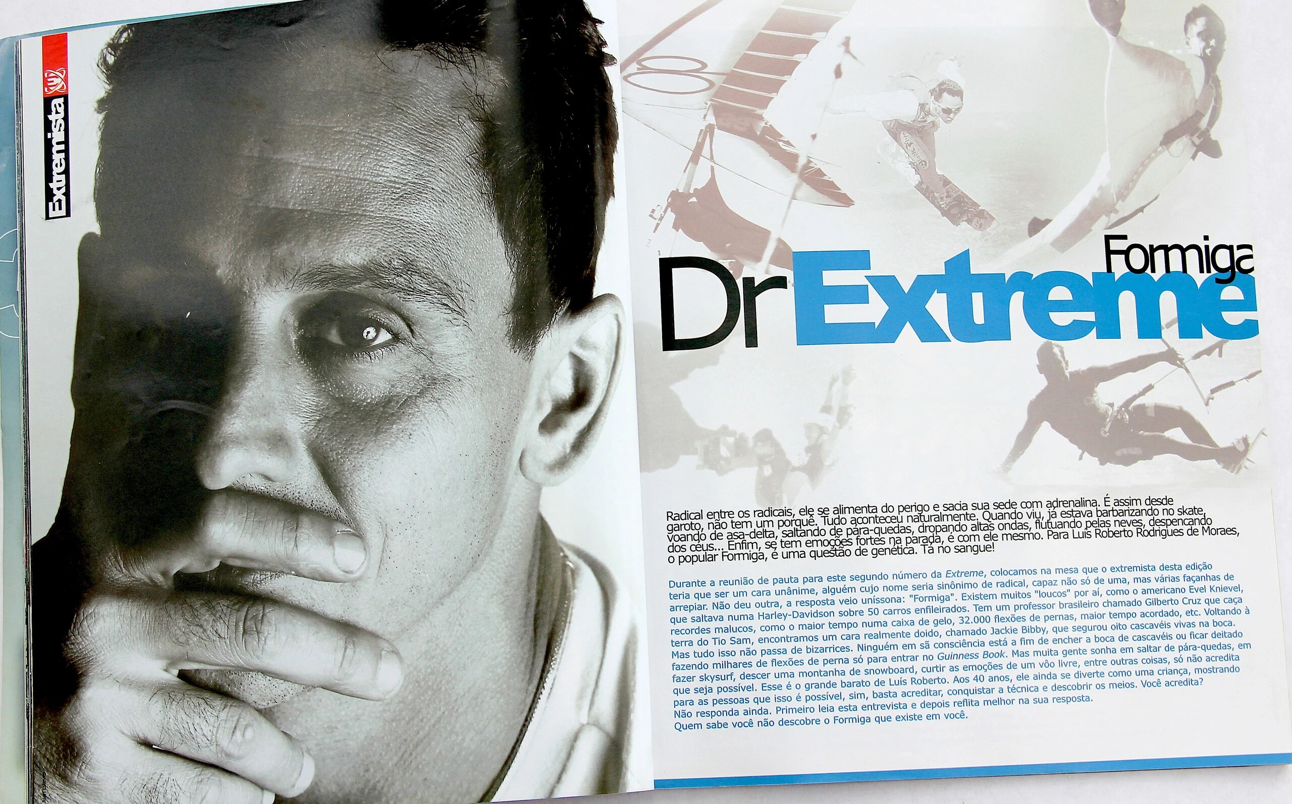 Página dupla da reportagem “Dr Extreme”, da revista Extremista, como fundo da seção